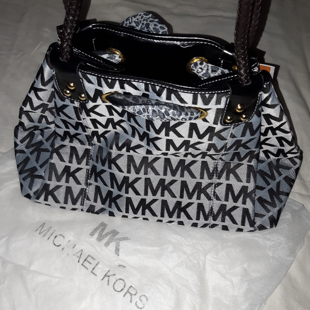 Handbag - Picture 2 of 4
